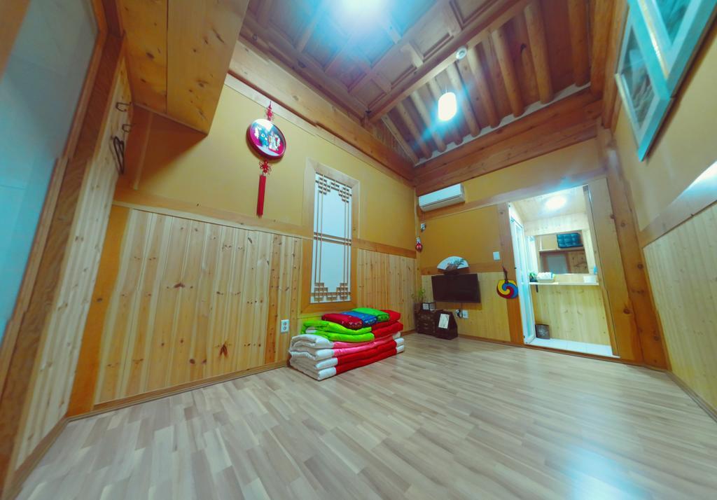 ג'אונג'ו Hanok Guesthouse Jangsoo חדר תמונה