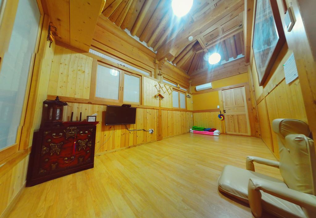 ג'אונג'ו Hanok Guesthouse Jangsoo חדר תמונה