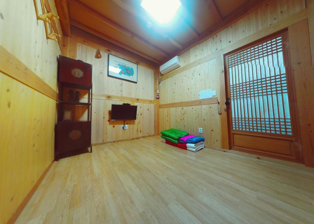 ג'אונג'ו Hanok Guesthouse Jangsoo חדר תמונה