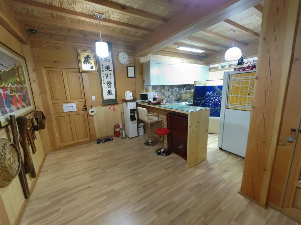 ג'אונג'ו Hanok Guesthouse Jangsoo מראה חיצוני תמונה