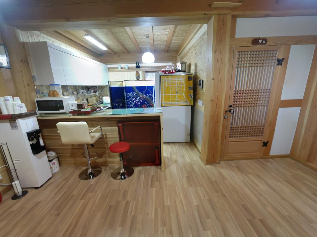ג'אונג'ו Hanok Guesthouse Jangsoo מראה חיצוני תמונה
